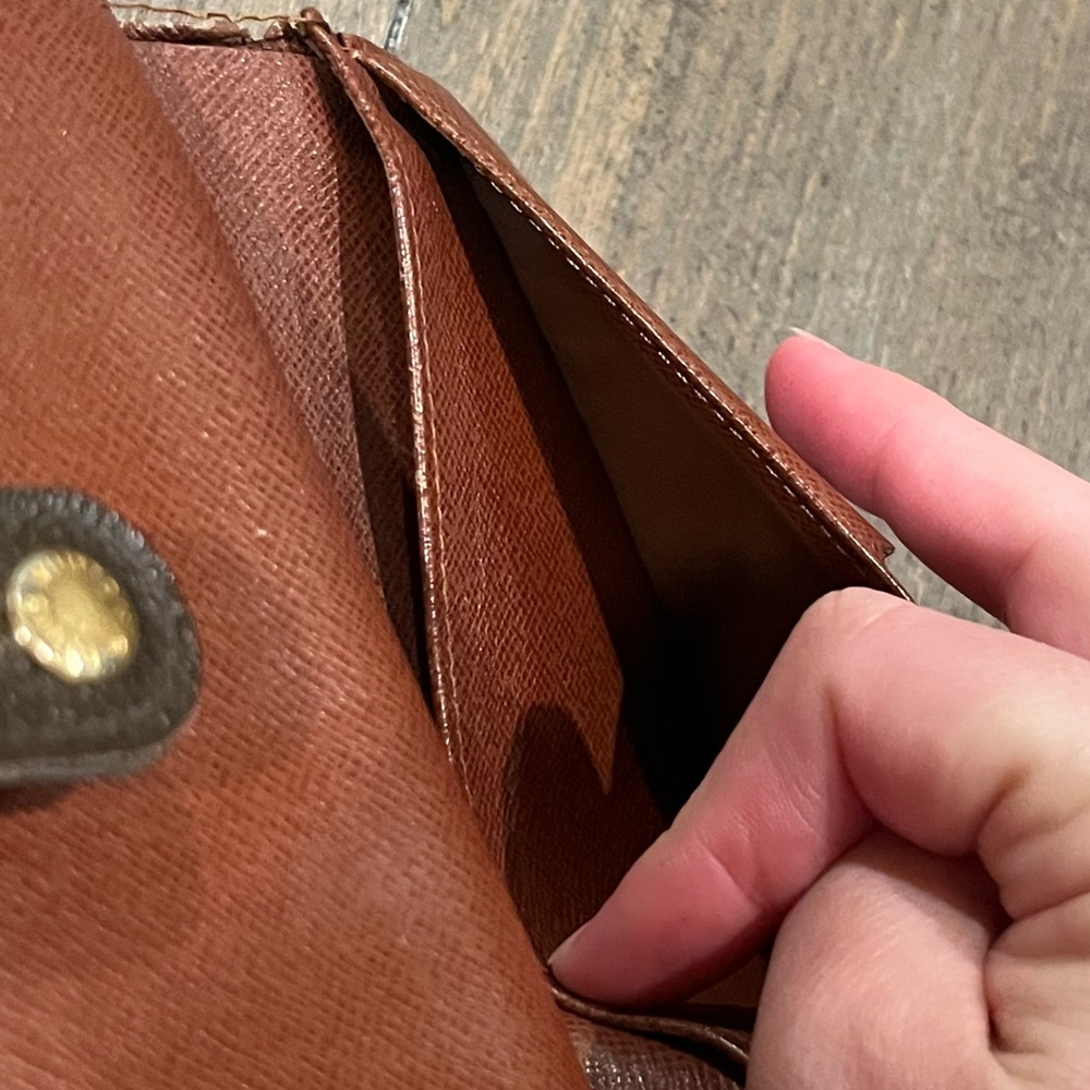 Authentic LV monogram kisslock wallet - Picture 5 of 16